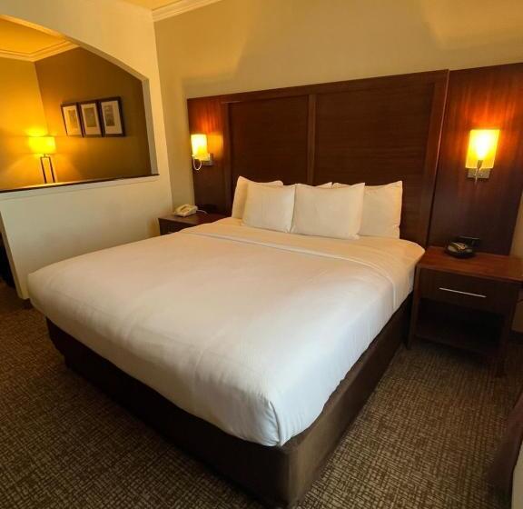 فندق Comfort Suites Texas Ave