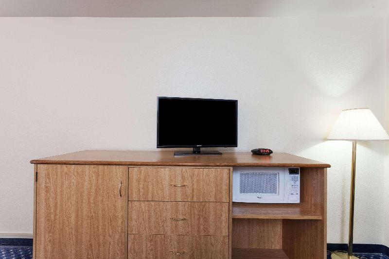 酒店 Days Inn By Wyndham Anaheim West