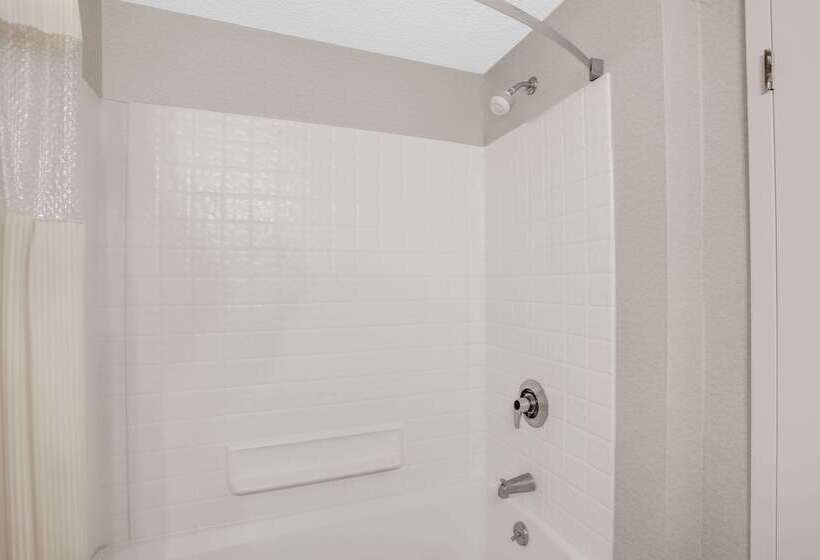 فندق Days Inn By Wyndham Auburn/finger Lakes Region