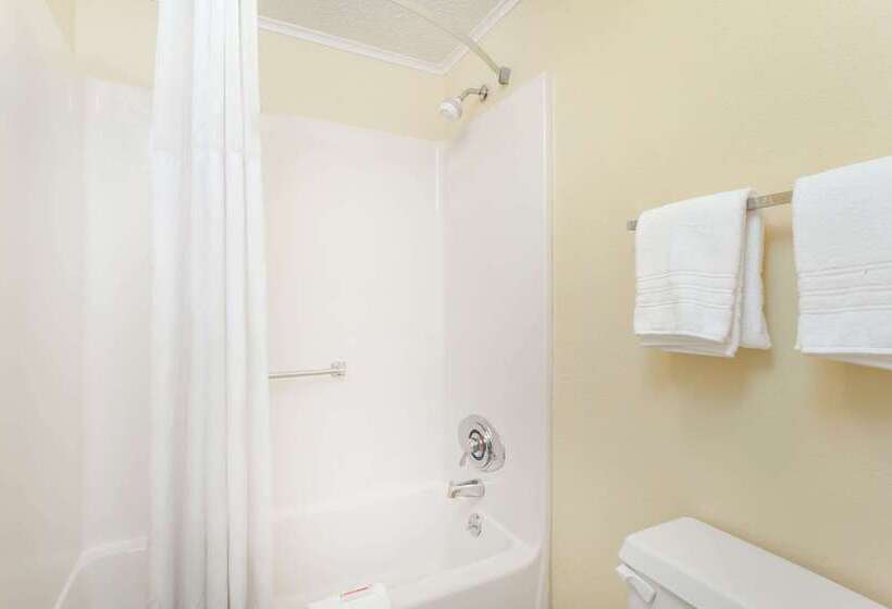 فندق Days Inn By Wyndham Dover Downtown