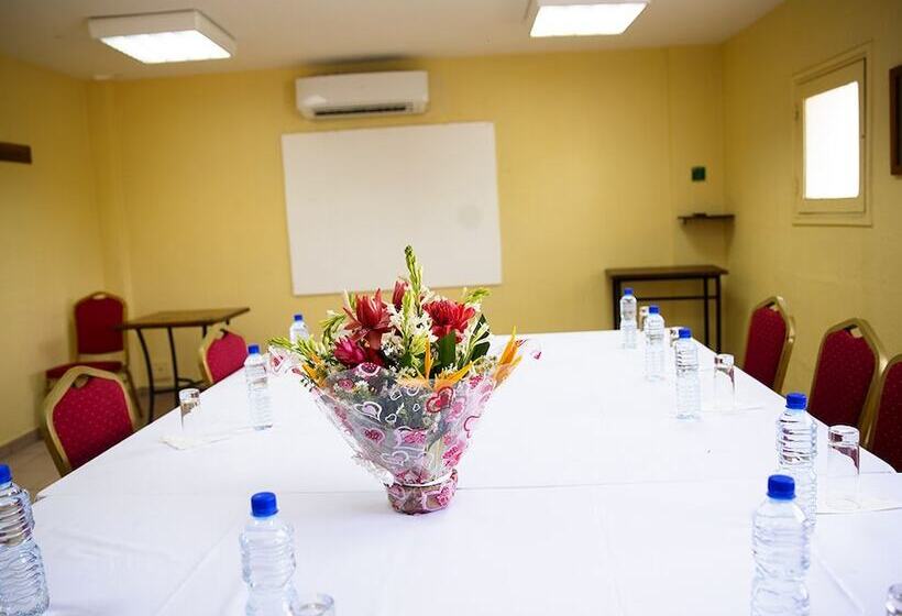 Отель Ecole Lebenin