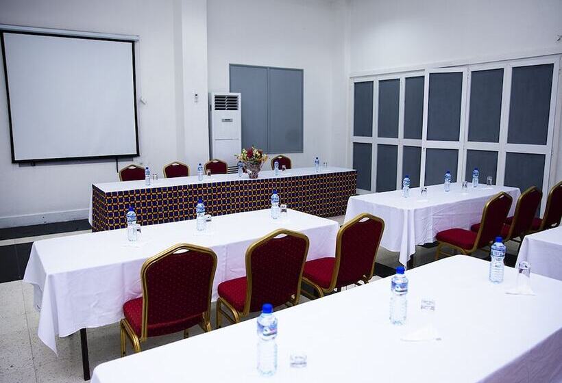 Отель Ecole Lebenin