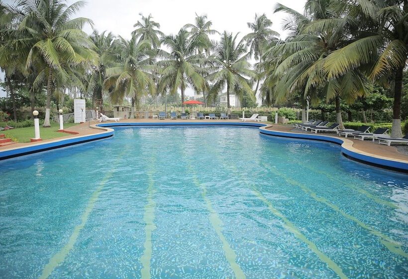 Отель Ecole Lebenin