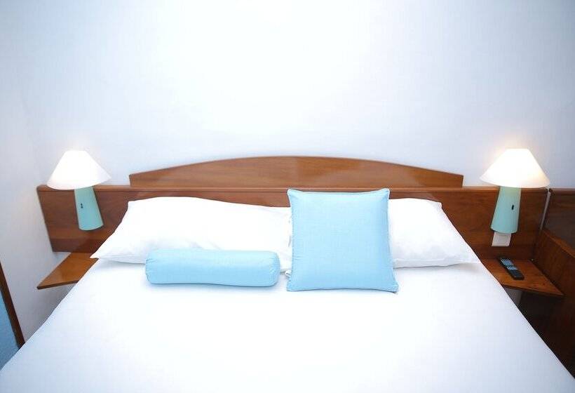 Отель Ecole Lebenin