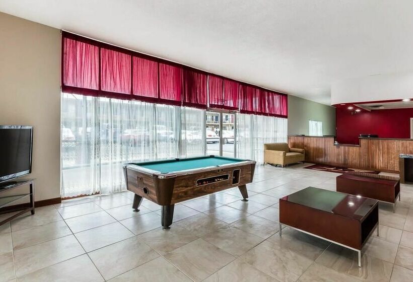 Отель Econo Lodge Inn and Suites Hot Springs