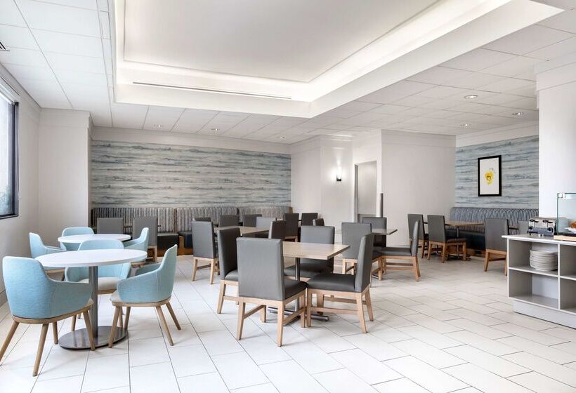 בית מלון כפרי Embassy Suites By Hilton Tampa Airport Westshore