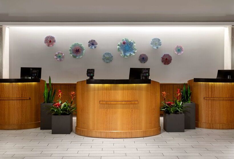 בית מלון כפרי Embassy Suites By Hilton Tampa Airport Westshore