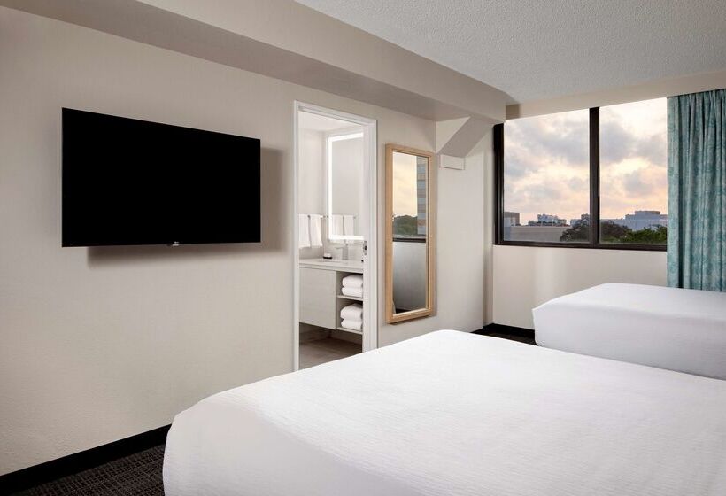 בית מלון כפרי Embassy Suites By Hilton Tampa Airport Westshore