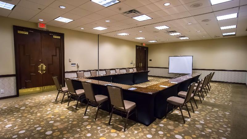 בית מלון כפרי Embassy Suites By Hilton Tampa Airport Westshore