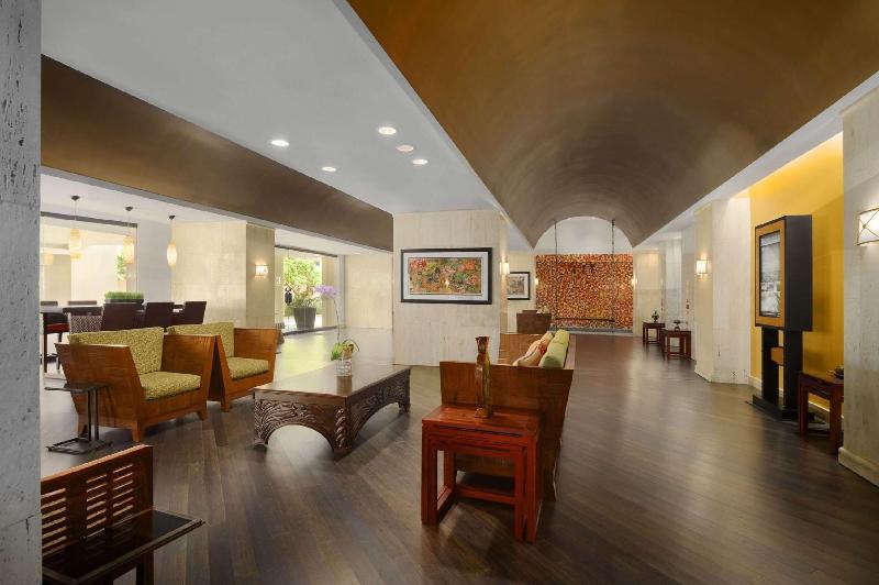 בית מלון כפרי Embassy Suites By Hilton Tampa Airport Westshore