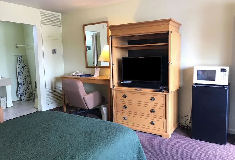 فندق Fairbridge Inn Express Barrington