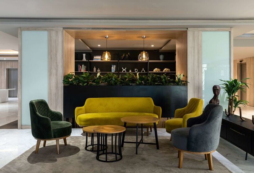 هتل Golden Tulip El Mechtel