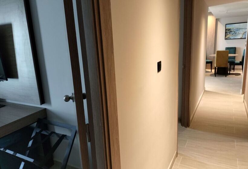 هتل Golden Tulip El Mechtel