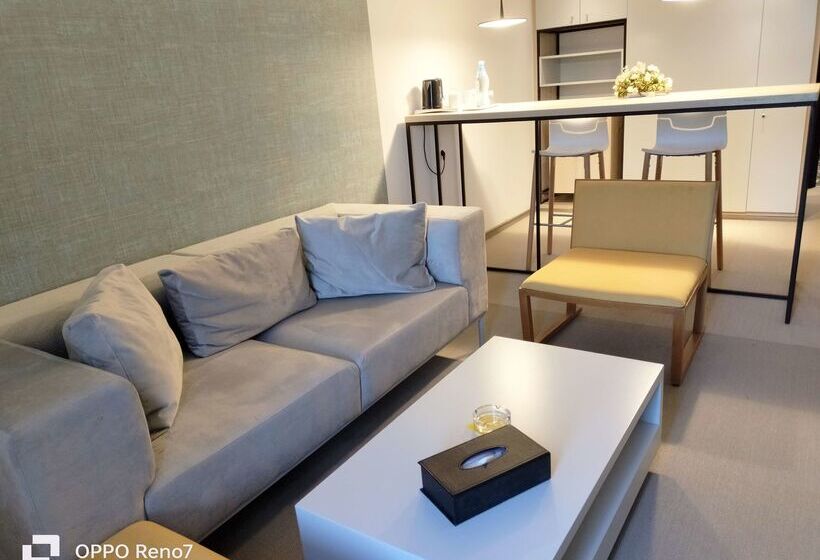 هتل Golden Tulip El Mechtel