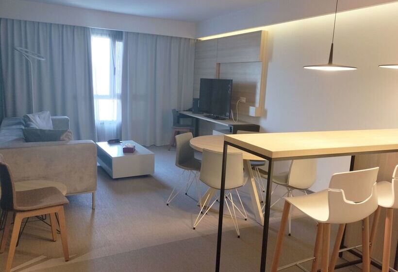 هتل Golden Tulip El Mechtel