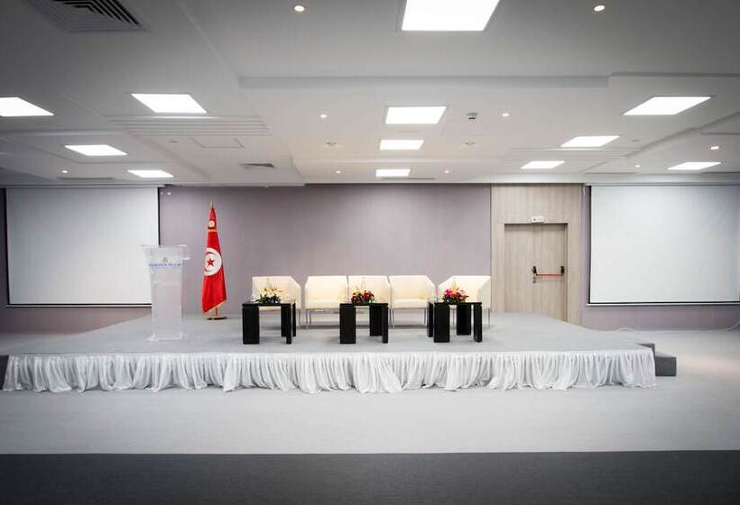 هتل Golden Tulip El Mechtel