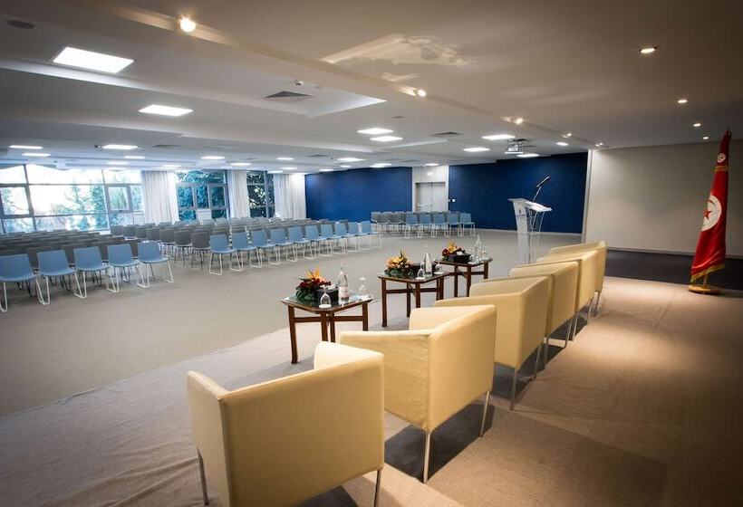 هتل Golden Tulip El Mechtel