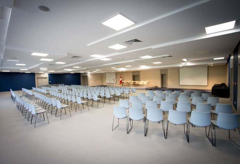 هتل Golden Tulip El Mechtel