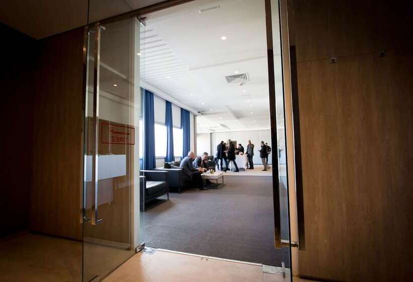 هتل Golden Tulip El Mechtel