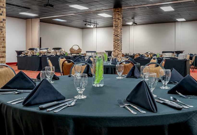 Grand Williston Hotel And Conference Center