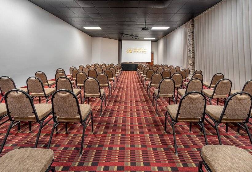 Grand Williston Hotel And Conference Center