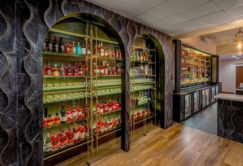 Grand Williston Hotel And Conference Center