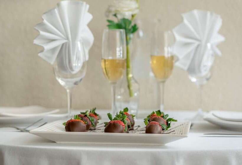 Grand Williston Hotel And Conference Center