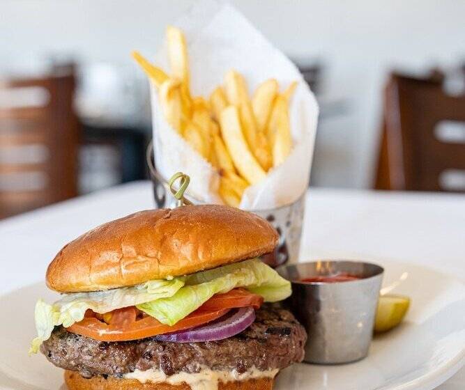 Grand Williston Hotel And Conference Center