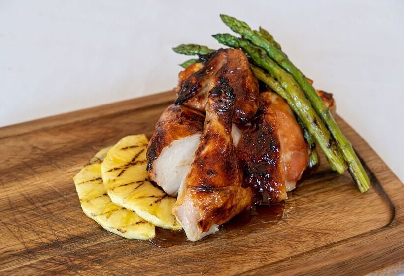 Grand Williston Hotel And Conference Center