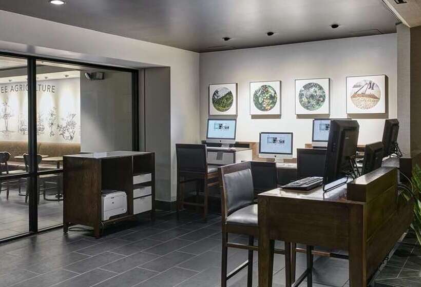 فندق Hilton Anaheim