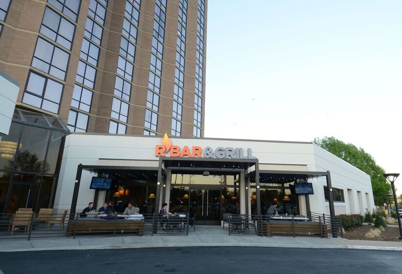 فندق Hilton Arlington