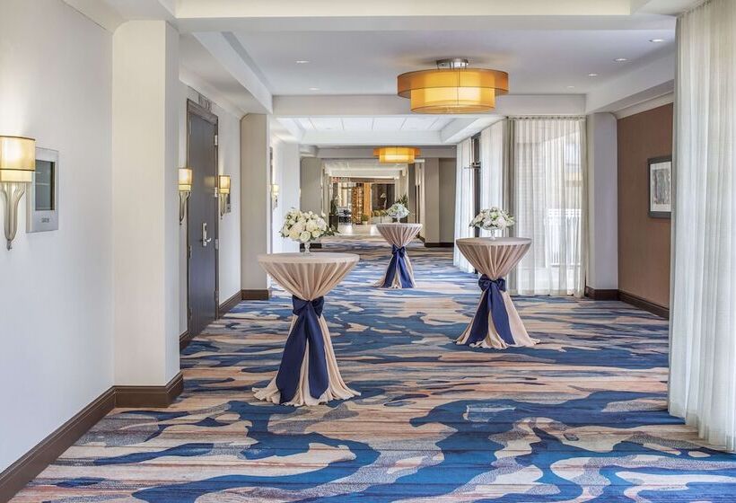 فندق Hilton Arlington