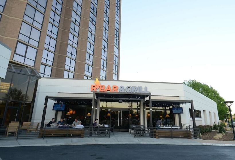 فندق Hilton Arlington