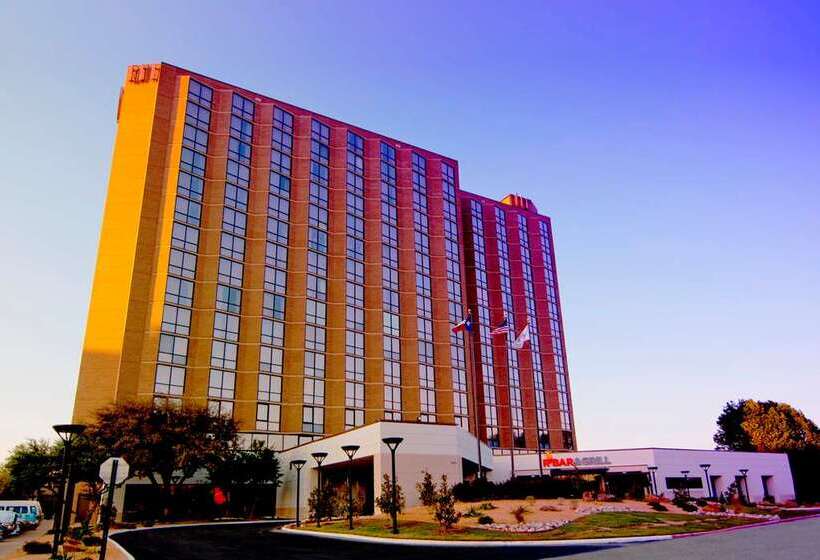 فندق Hilton Arlington