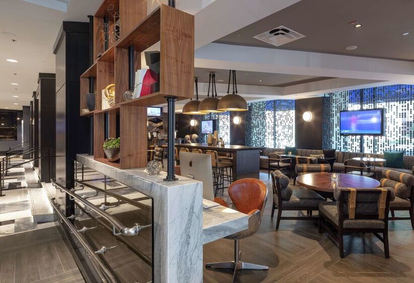 هتل Hilton Boston Back Bay