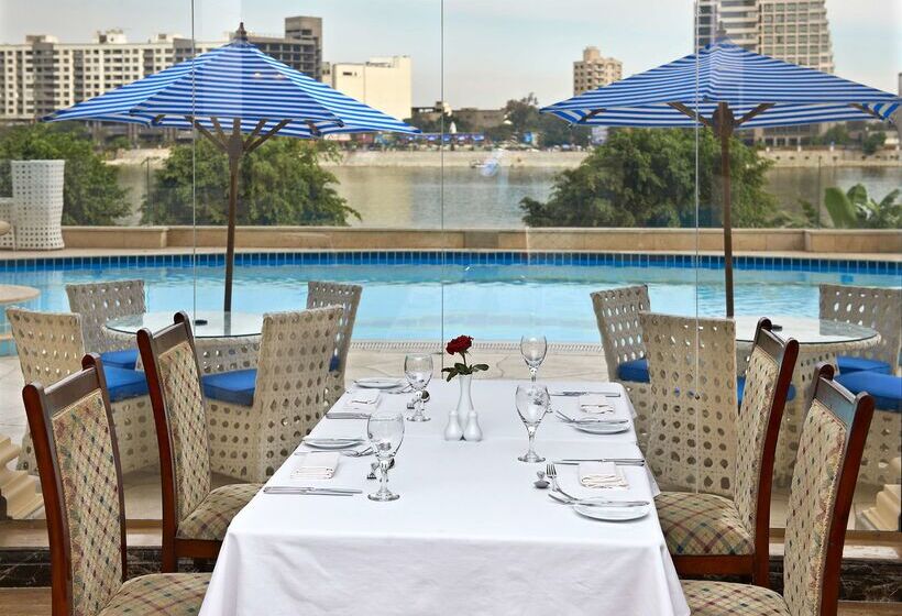 هتل Hilton Cairo Zamalek Residences