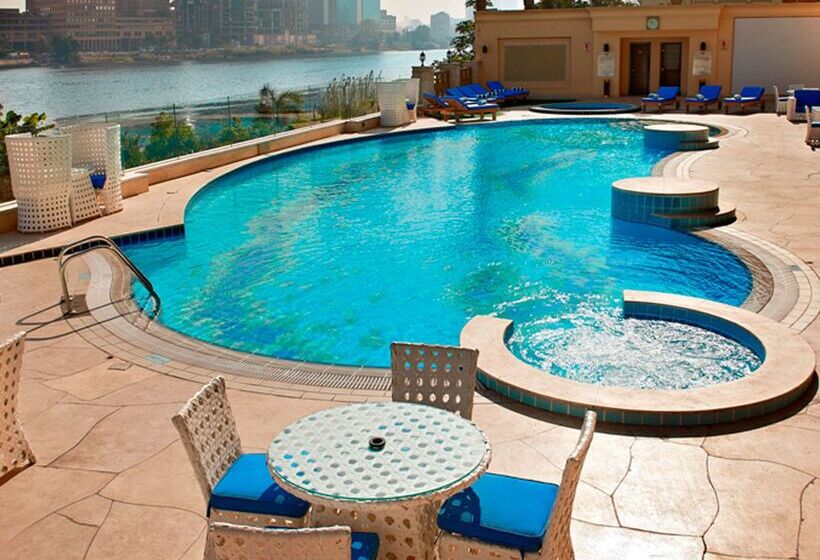هتل Hilton Cairo Zamalek Residences
