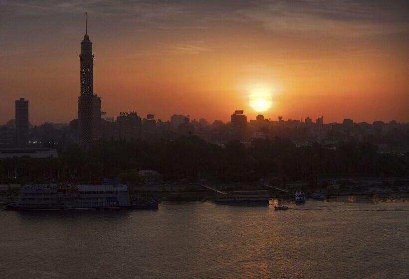 هتل Hilton Cairo Zamalek Residences