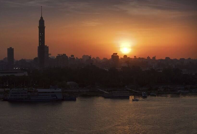 هتل Hilton Cairo Zamalek Residences
