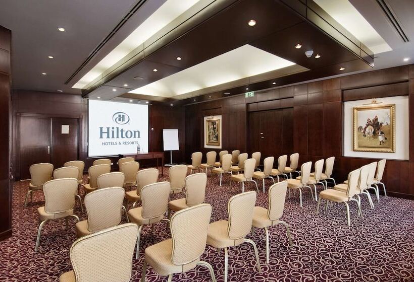 هتل Hilton Cairo Zamalek Residences