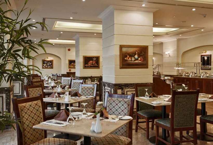 هتل Hilton Cairo Zamalek Residences