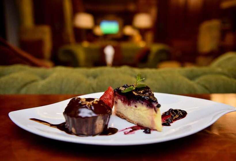 هتل Hilton Cairo Zamalek Residences