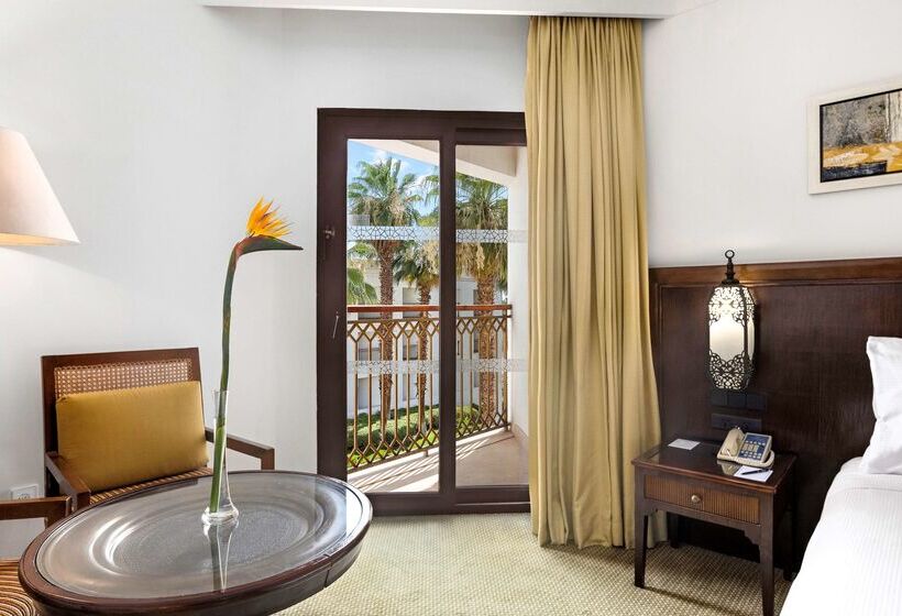 Отель Hilton Luxor Resort & Spa