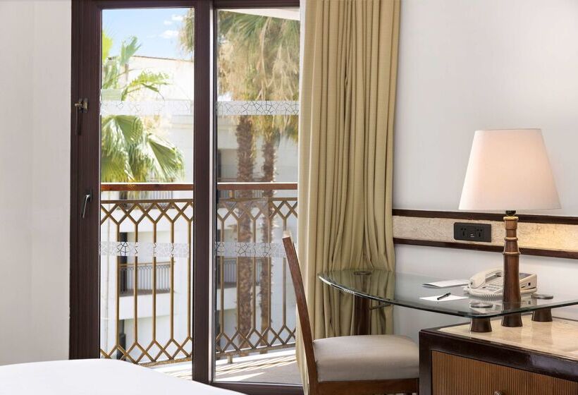 Отель Hilton Luxor Resort & Spa