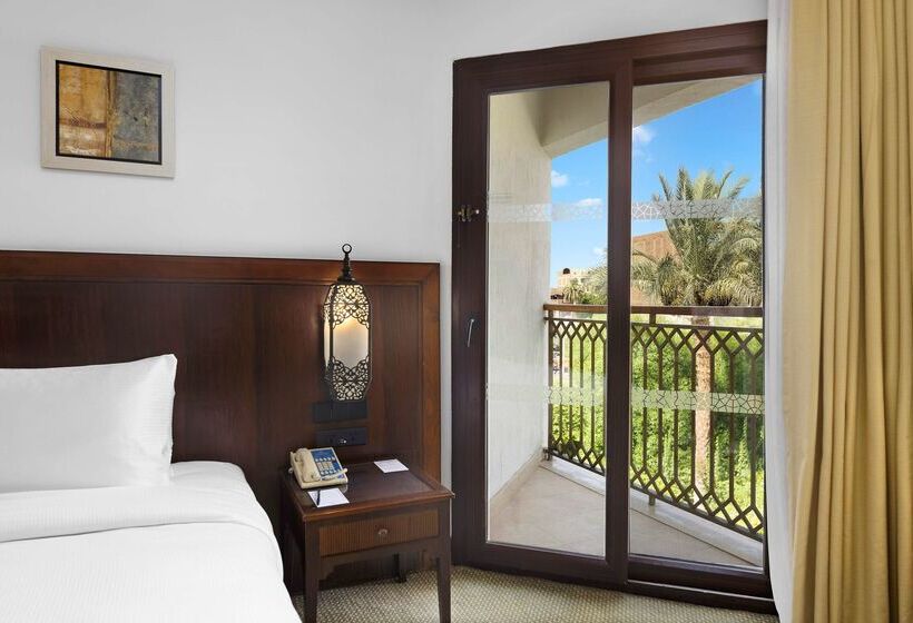 Отель Hilton Luxor Resort & Spa