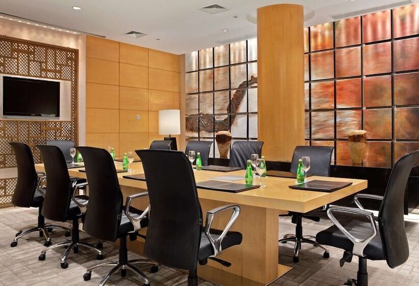 Отель Hilton Luxor Resort & Spa