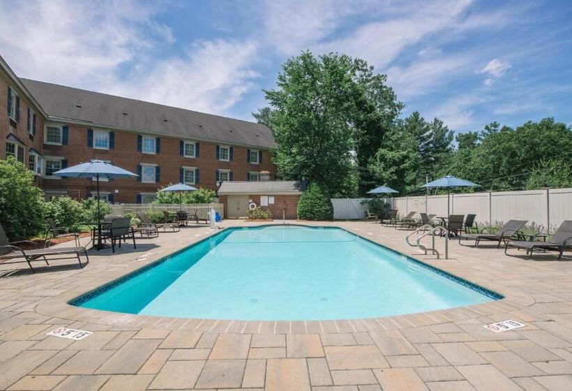 هتل Holiday Inn Express And Suites Merrimack, An Ihg