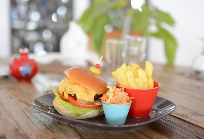 هتل Holiday Inn Istanbul City, An Ihg