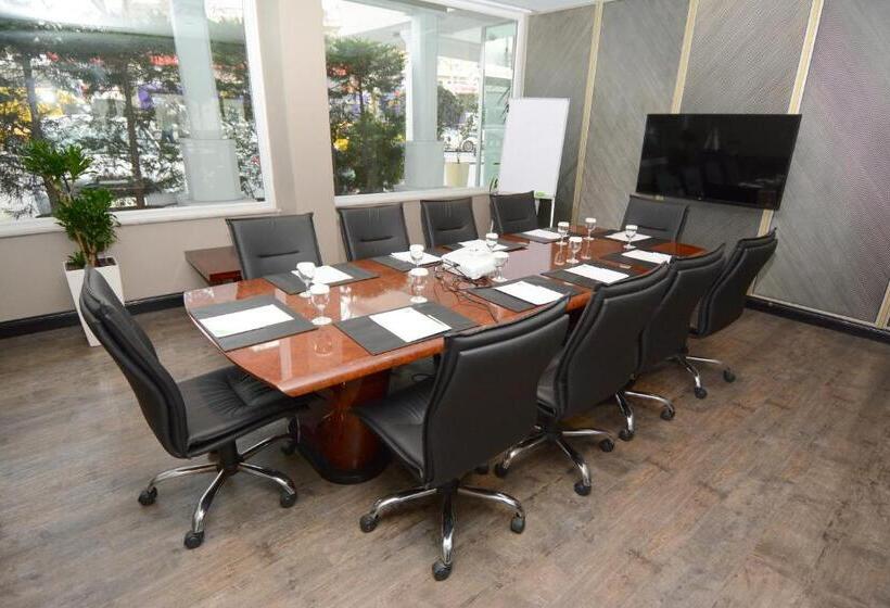 هتل Holiday Inn Istanbul City, An Ihg