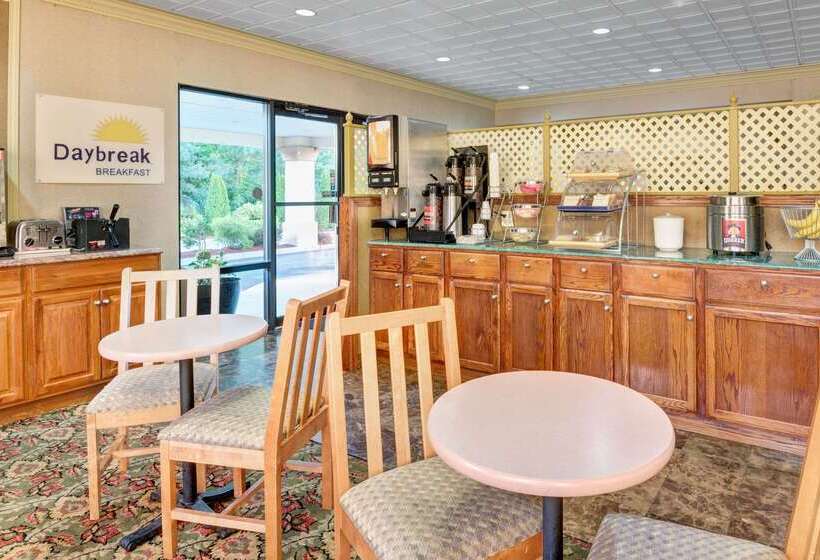 هتل Howard Johnson By Wyndham Galloway Atlantic City Area